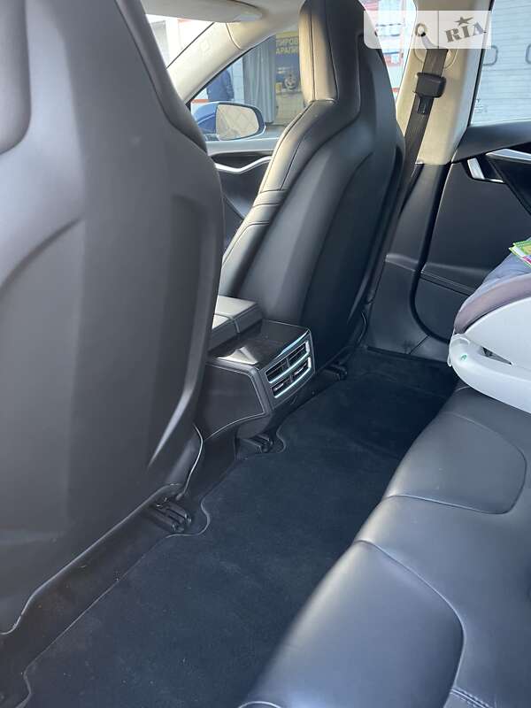 Лифтбек Tesla Model S 2015 в Харькове фото 21 Лифтбек Tesla Model S 2015 в Харькове