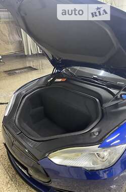 Лифтбек Tesla Model S 2015 в Харькове