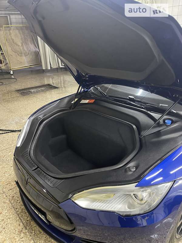 Лифтбек Tesla Model S 2015 в Харькове фото 18 Лифтбек Tesla Model S 2015 в Харькове