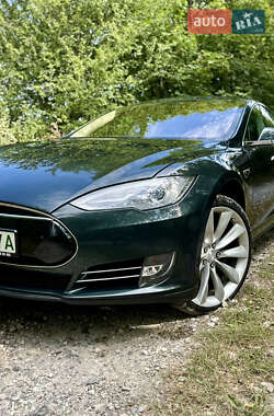 Лифтбек Tesla Model S 2013 в 