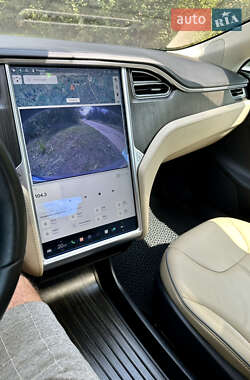Лифтбек Tesla Model S 2013 в 