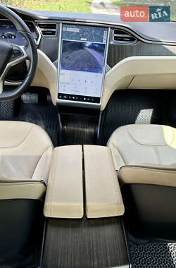 Лифтбек Tesla Model S 2013 в 