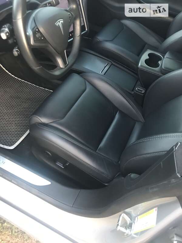 Ліфтбек Tesla Model S 2018 в Луцьку фото 15 Ліфтбек Tesla Model S 2018 в Луцьку