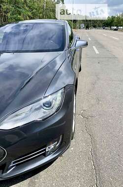 Ліфтбек Tesla Model S 2016 в Києві