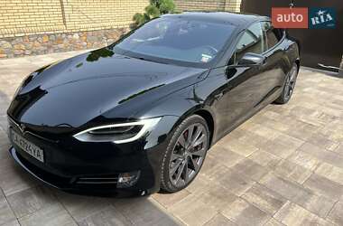 Лифтбек Tesla Model S 2019 в 