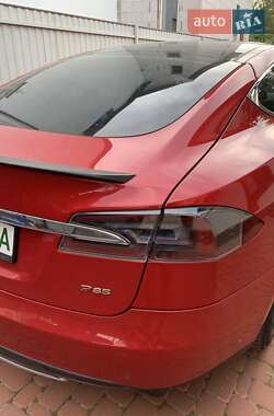 Лифтбек Tesla Model S 2013 в Киеве