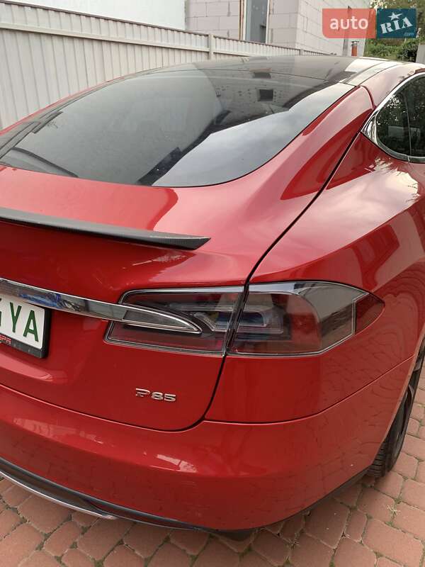 Ліфтбек Tesla Model S 2013 в Києві