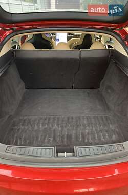 Лифтбек Tesla Model S 2013 в Киеве