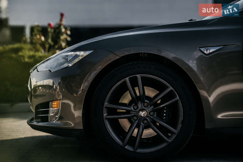Лифтбек Tesla Model S 2015 в Одессе