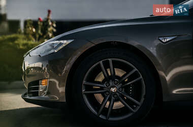 Ліфтбек Tesla Model S 2015 в 