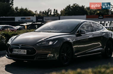 Ліфтбек Tesla Model S 2015 в 