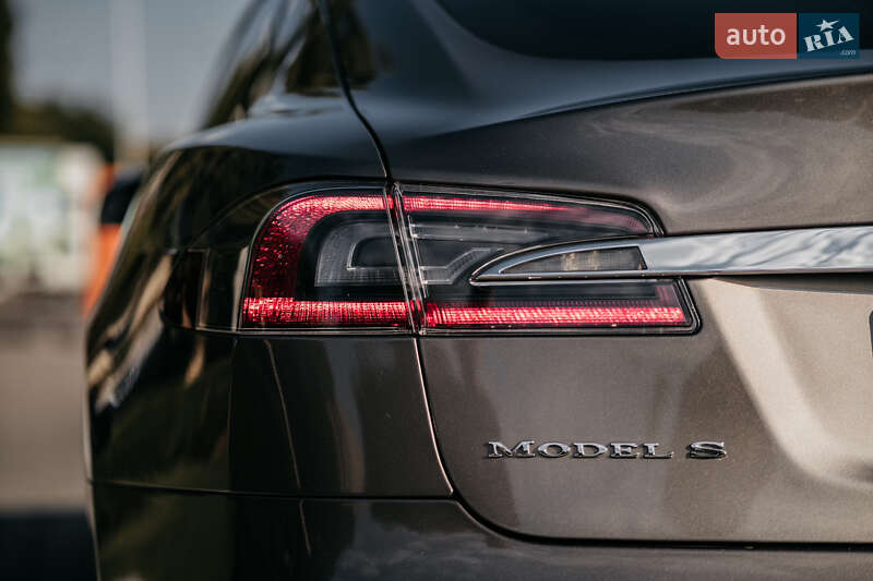 Лифтбек Tesla Model S 2015 в Одессе