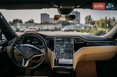 Ліфтбек Tesla Model S 2015 в 