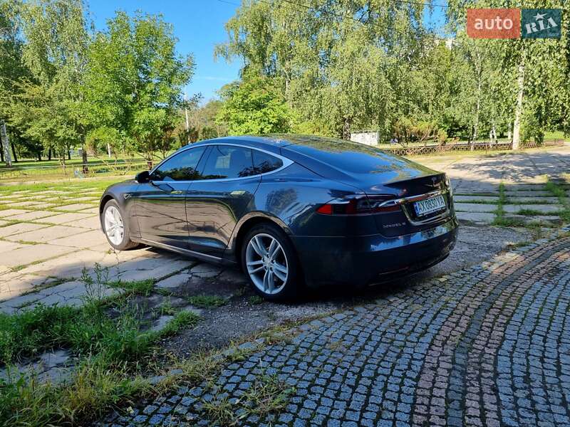 Лифтбек Tesla Model S 2016 в Харькове