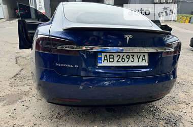 Лифтбек Tesla Model S 2016 в Виннице