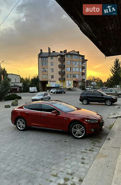 Лифтбек Tesla Model S 2013 в 