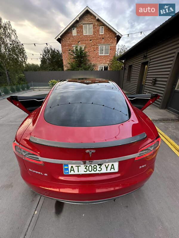 Ліфтбек Tesla Model S 2013 в Тлумачі