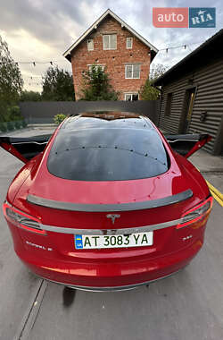 Лифтбек Tesla Model S 2013 в 