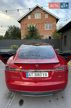 Ліфтбек Tesla Model S 2013 в Тлумачі