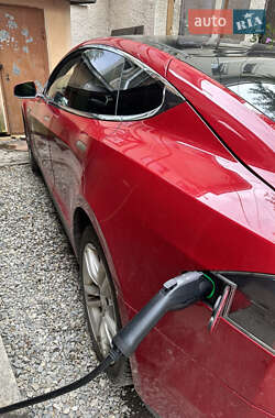 Лифтбек Tesla Model S 2013 в 
