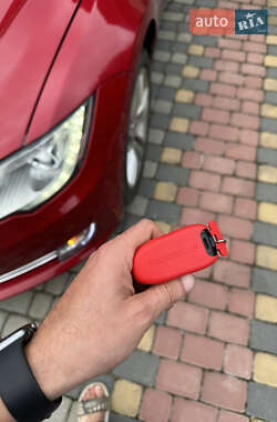 Лифтбек Tesla Model S 2013 в 