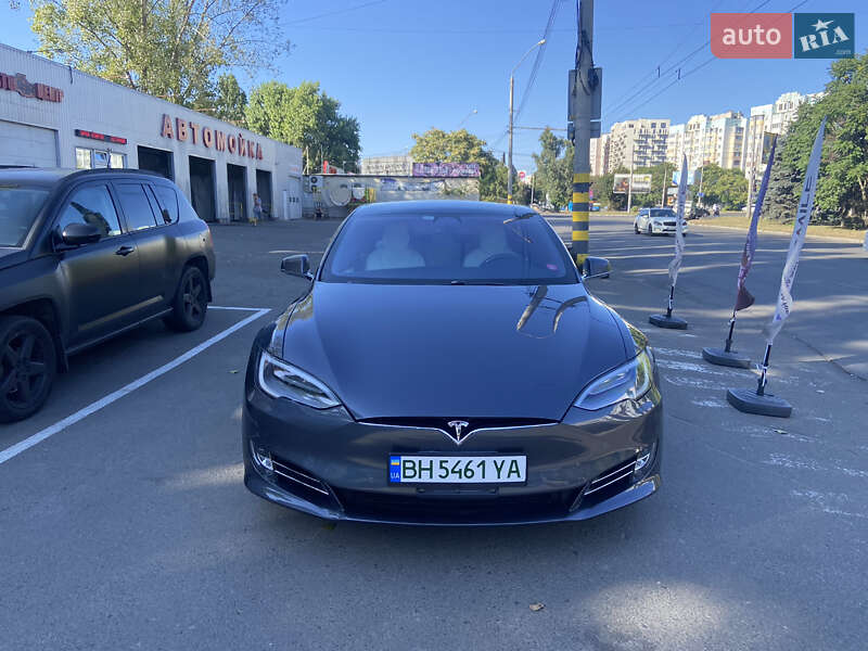 Ліфтбек Tesla Model S 2019 в Одесі
