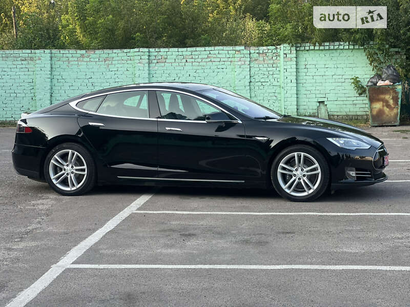 Ліфтбек Tesla Model S 2013 в Дубні фото 10 Ліфтбек Tesla Model S 2013 в Дубні