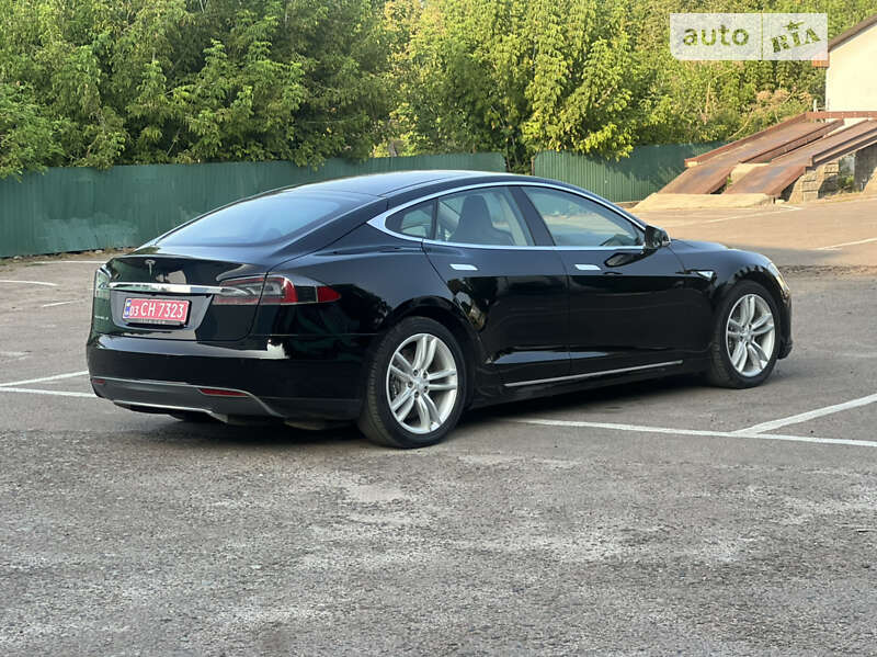 Ліфтбек Tesla Model S 2013 в Дубні фото 12 Ліфтбек Tesla Model S 2013 в Дубні