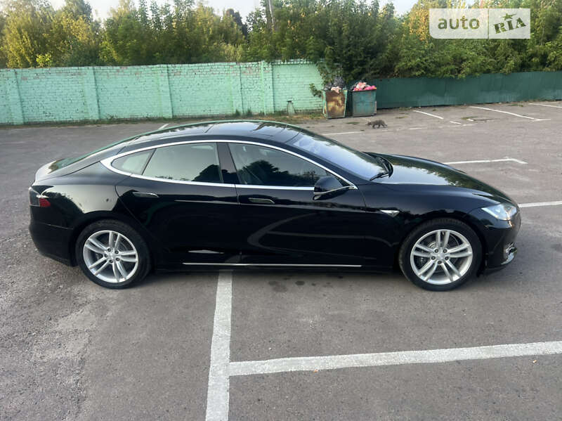 Ліфтбек Tesla Model S 2013 в Дубні фото 20 Ліфтбек Tesla Model S 2013 в Дубні