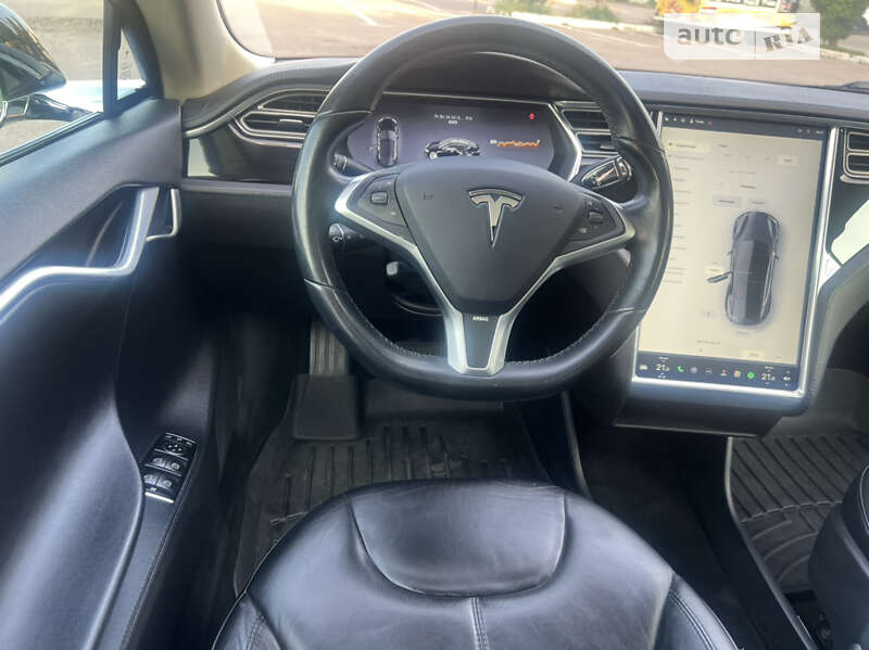 Ліфтбек Tesla Model S 2013 в Дубні фото 32 Ліфтбек Tesla Model S 2013 в Дубні