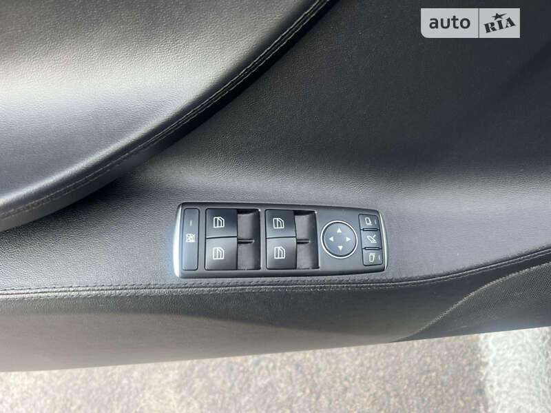 Ліфтбек Tesla Model S 2013 в Дубні фото 34 Ліфтбек Tesla Model S 2013 в Дубні