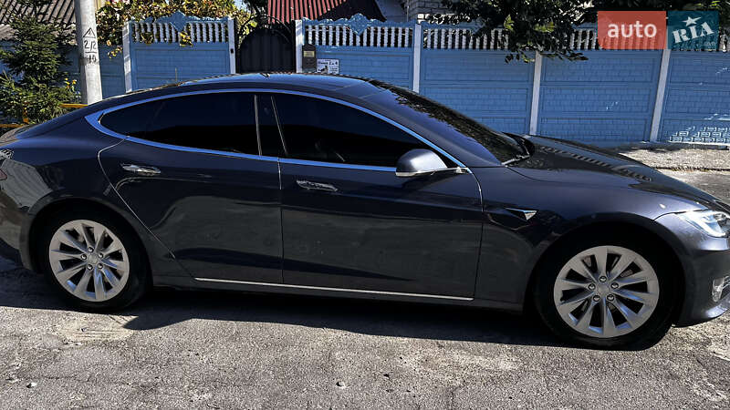 Лифтбек Tesla Model S 2017 в Костополе