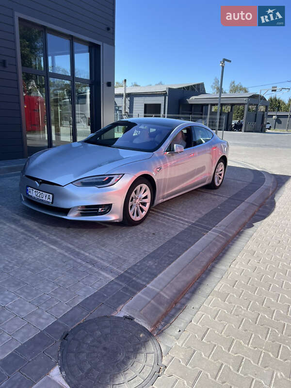 Tesla Model S 2017