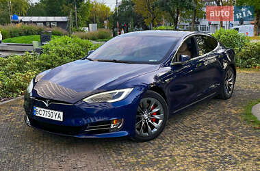 Ліфтбек Tesla Model S 2016 в Львові