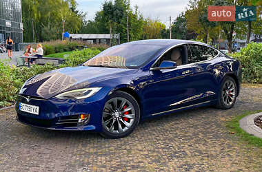 Ліфтбек Tesla Model S 2016 в Львові