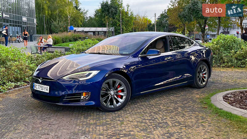 Ліфтбек Tesla Model S 2016 в Львові