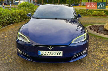 Ліфтбек Tesla Model S 2016 в Львові