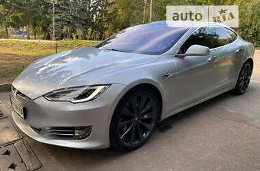 Лифтбек Tesla Model S 2017 в Житомире