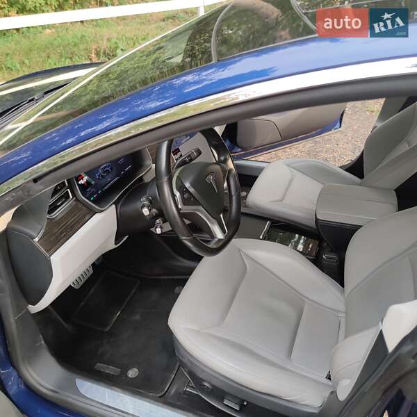Лифтбек Tesla Model S 2015 в Киеве