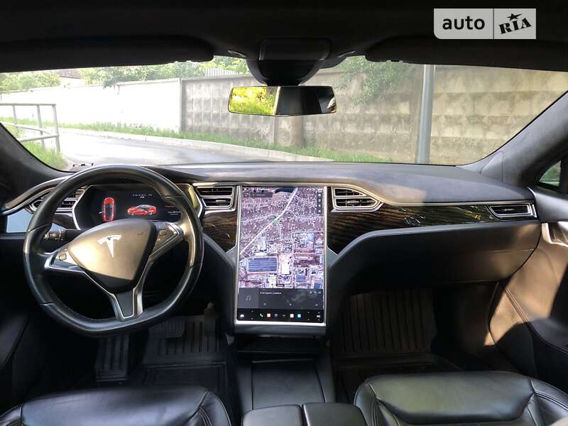 Лифтбек Tesla Model S 2016 в Виннице
