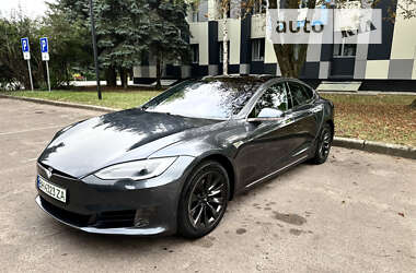 Ліфтбек Tesla Model S 2016 в Житомирі