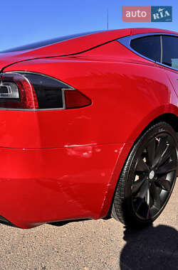 Лифтбек Tesla Model S 2017 в 