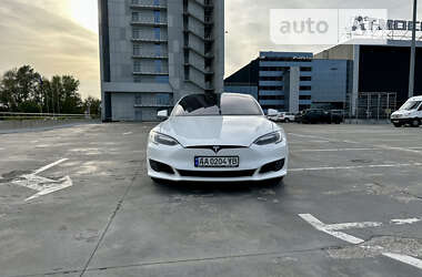 Лифтбек Tesla Model S 2017 в Киеве