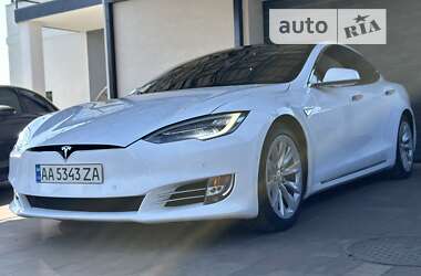 Ліфтбек Tesla Model S 2016 в Києві