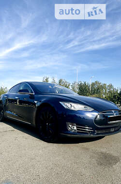 Лифтбек Tesla Model S 2014 в Буче