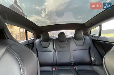 Лифтбек Tesla Model S 2018 в Львове