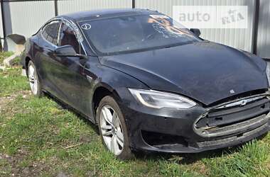 Лифтбек Tesla Model S 2015 в Киеве