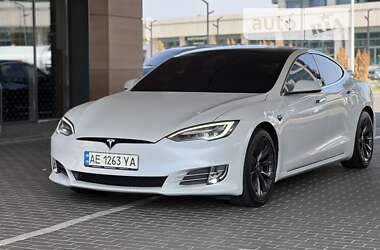 Ліфтбек Tesla Model S 2020 в Дніпрі