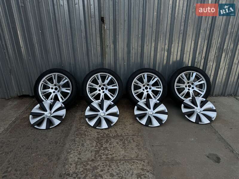 Лифтбек Tesla Model S 2020 в Киеве