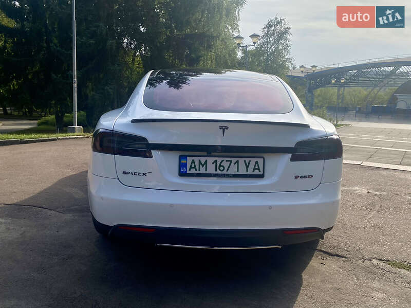 Ліфтбек Tesla Model S 2014 в Житомирі